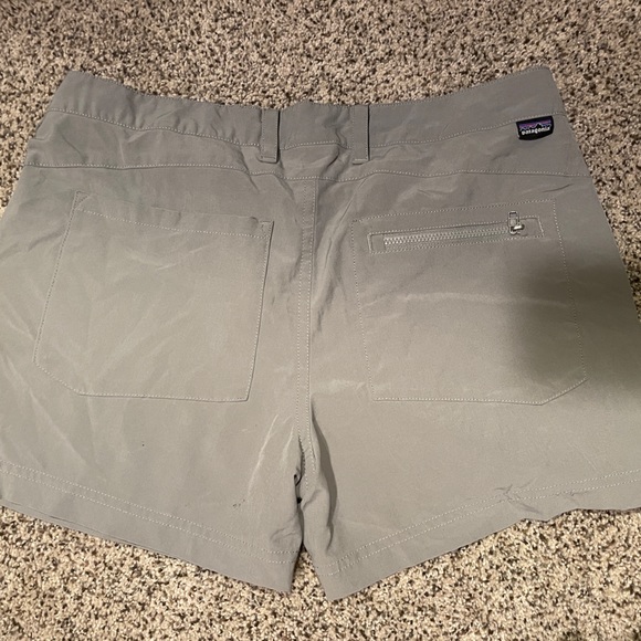Patagonia women’s shorts - Picture 2 of 2